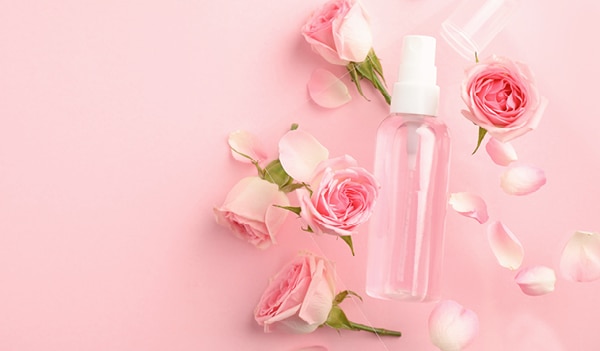 Benefits & Uses of Rose Water